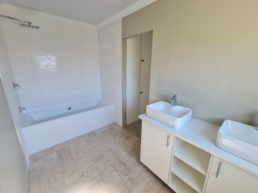 3 Bedroom Property for Sale in Paradise Beach Eastern Cape